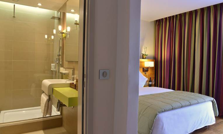 Imagen de la habitación del Hotel Hôtel Le Cristal. Foto 10