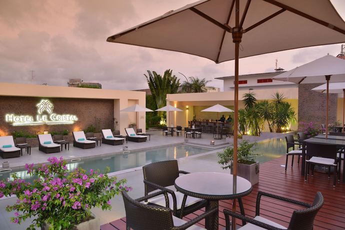 Imagen de la piscina del Hotel Hôtel Le Cristal. Foto 19