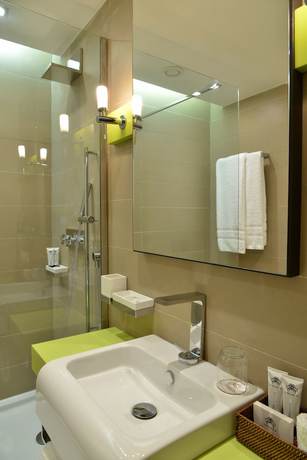 Imagen de la habitación del Hotel Hôtel Le Cristal. Foto 11