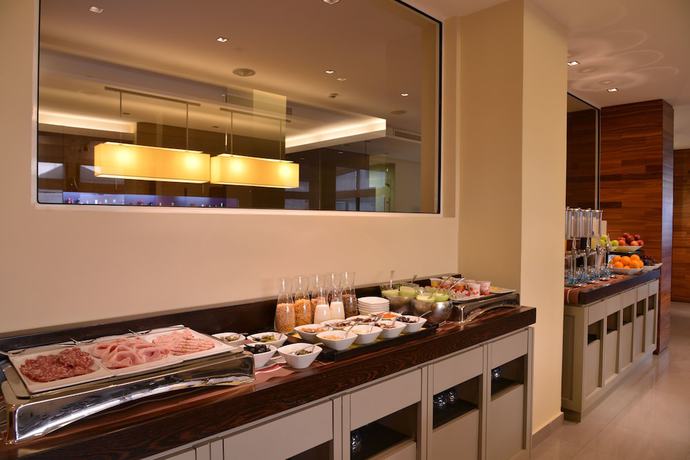 Imagen del bar/restaurante del Hotel Hôtel Le Cristal. Foto 5