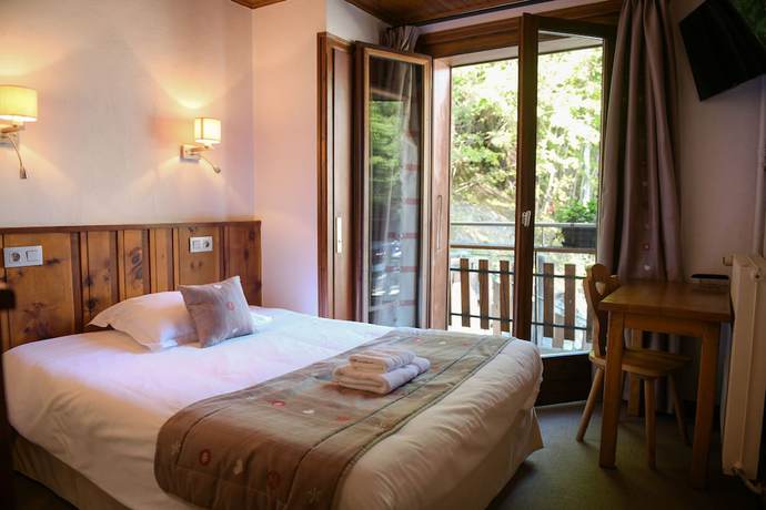 Imagen de la habitación del Hotel H&ocirc;tel Le Dahu. Foto 6
