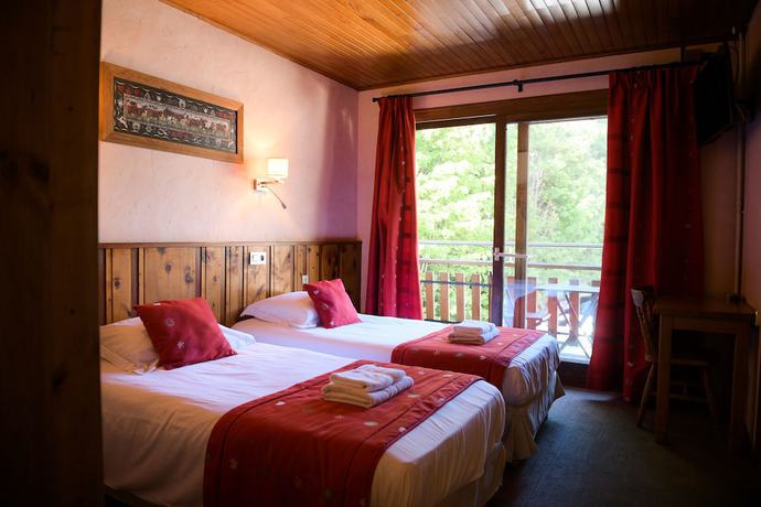 Imagen de la habitación del Hotel H&ocirc;tel Le Dahu. Foto 9
