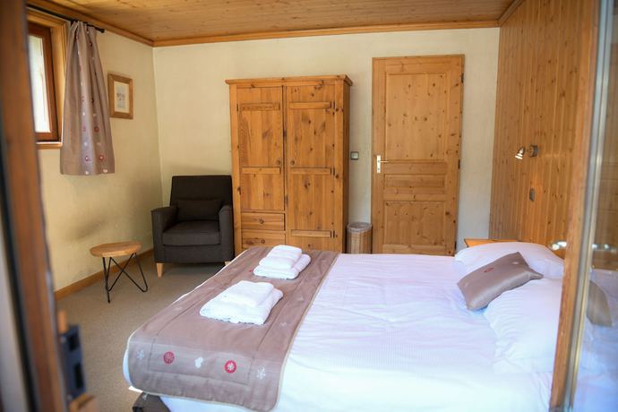 Imagen de la habitación del Hotel H&ocirc;tel Le Dahu. Foto 12