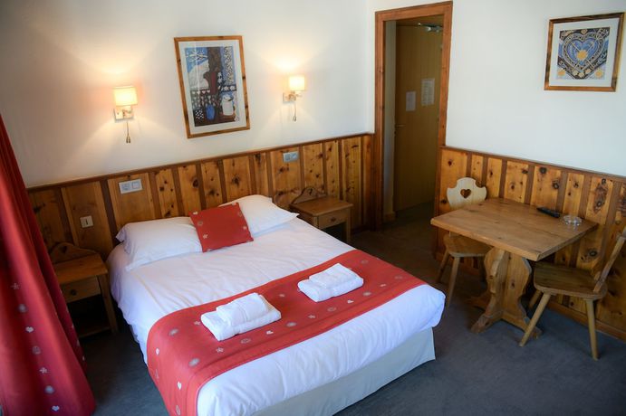 Imagen de la habitación del Hotel H&ocirc;tel Le Dahu. Foto 14