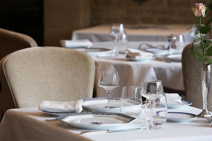 Imagen del bar/restaurante del Hotel H&ocirc;tel Le Dauphin, Caen. Foto 5