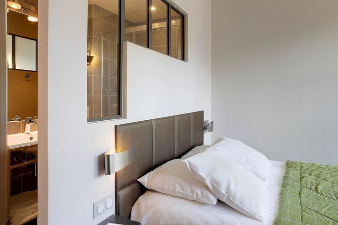 Imagen de la habitación del Hotel H&ocirc;tel Le Dauphin, Caen. Foto 13