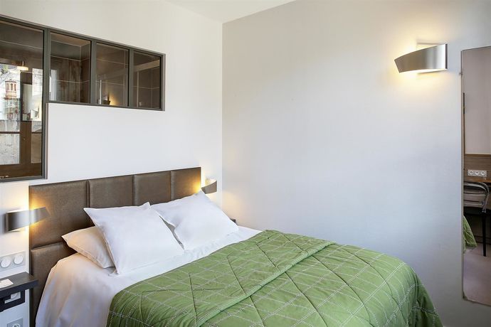Imagen de la habitación del Hotel H&ocirc;tel Le Dauphin, Caen. Foto 15