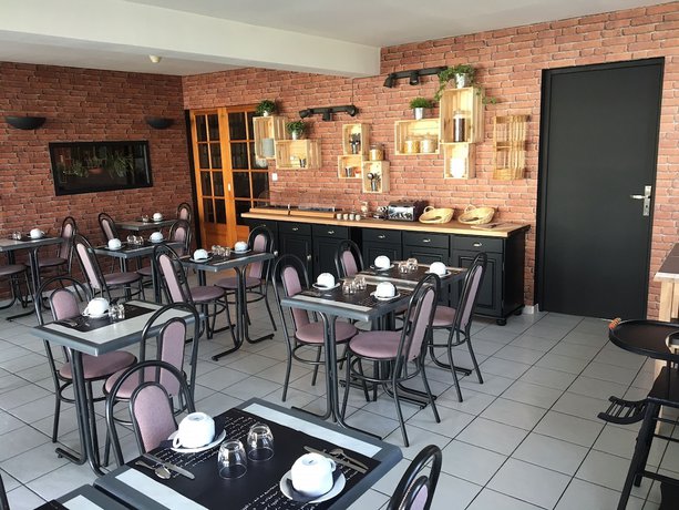 Imagen del bar/restaurante del Hotel H&ocirc;tel Le Dauphin, Saint-Benoit-sur-Loire. Foto 5