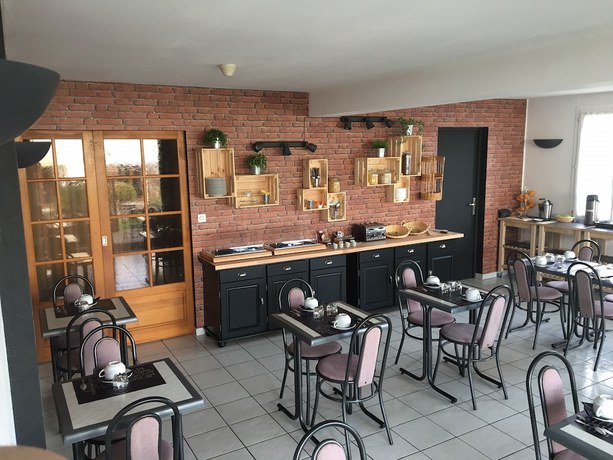 Imagen del bar/restaurante del Hotel H&ocirc;tel Le Dauphin, Saint-Benoit-sur-Loire. Foto 6