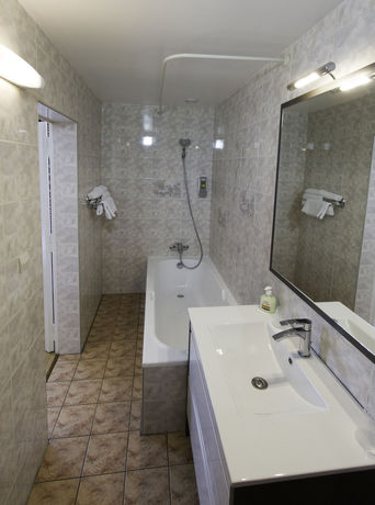 Imagen de la habitación del Hotel Hôtel Le Divona. Foto 9