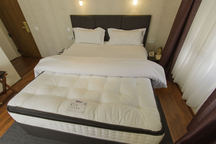 Imagen de la habitación del Hotel Hôtel Le Divona. Foto 15