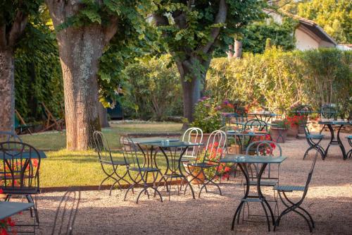 Imagen de los interiores del Hotel H&ocirc;tel Le Donjon - C&oelig;ur de la Cit&eacute; M&eacute;di&eacute;vale. Foto 10