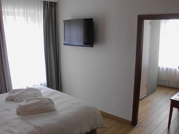 Imagen de la habitación del Hotel H&ocirc;tel Le Fournil. Foto 16
