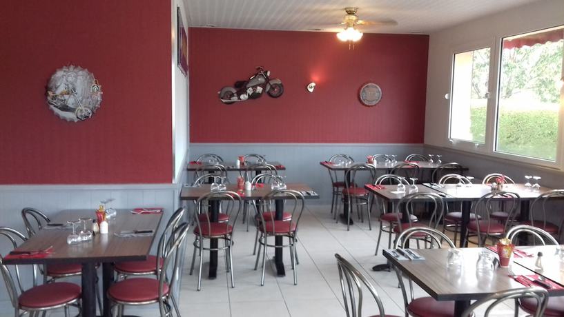 Imagen del bar/restaurante del Hotel H&ocirc;tel Le Goas Plat. Foto 4