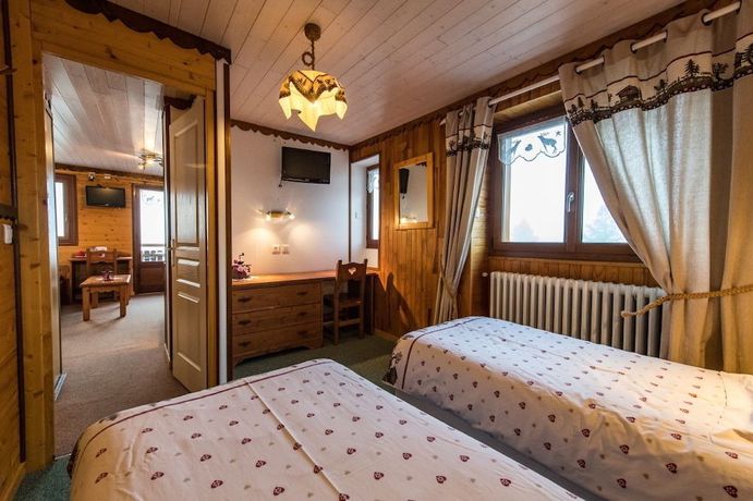 Imagen de la habitación del Hotel H&ocirc;tel Le Grand Truc. Foto 6