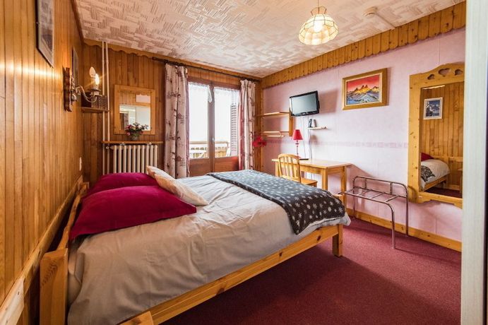 Imagen de la habitación del Hotel H&ocirc;tel Le Grand Truc. Foto 7