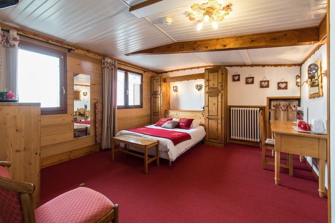 Imagen de la habitación del Hotel H&ocirc;tel Le Grand Truc. Foto 8