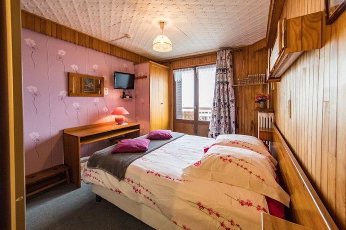 Imagen de la habitación del Hotel H&ocirc;tel Le Grand Truc. Foto 10