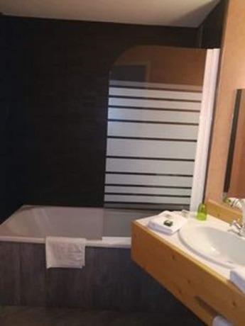 Imagen de la habitación del Hotel H&ocirc;tel Le Lac, Embrun. Foto 8
