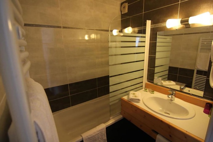 Imagen de la habitación del Hotel H&ocirc;tel Le Lac, Embrun. Foto 10