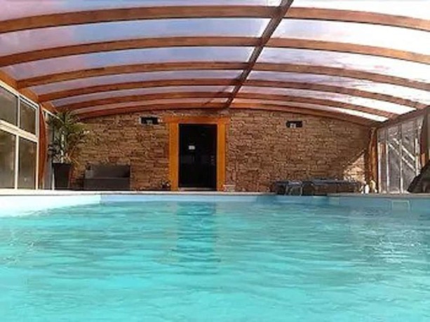 Imagen de la piscina del Hotel H&ocirc;tel Le Lac, Embrun. Foto 19