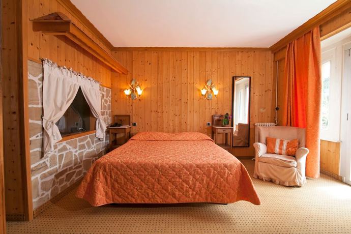 Imagen de la habitación del Hotel H&ocirc;tel Le Lac, Le V&eacute;zenay. Foto 13