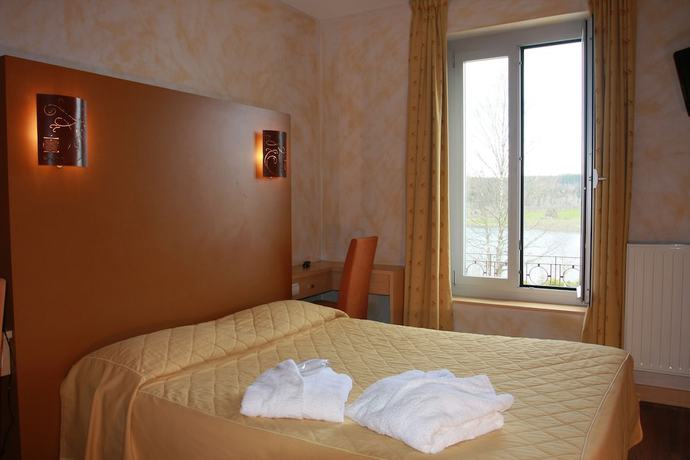 Imagen de la habitación del Hotel H&ocirc;tel Le Lac, Le V&eacute;zenay. Foto 15