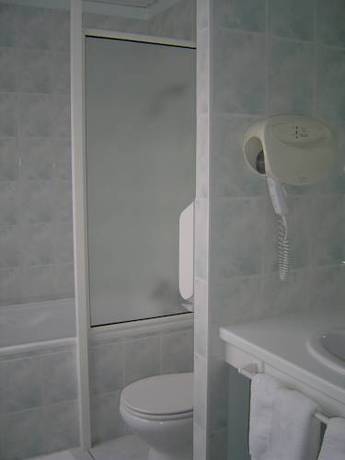 Imagen de la habitación del Hotel H&ocirc;tel Le Longchamp. Foto 4