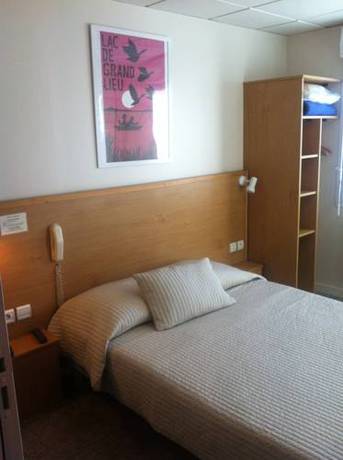 Imagen de la habitación del Hotel H&ocirc;tel Le Longchamp. Foto 5