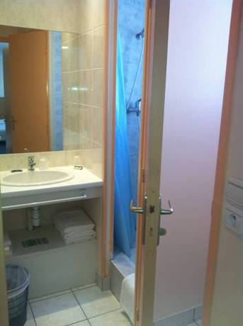 Imagen de la habitación del Hotel H&ocirc;tel Le Longchamp. Foto 15