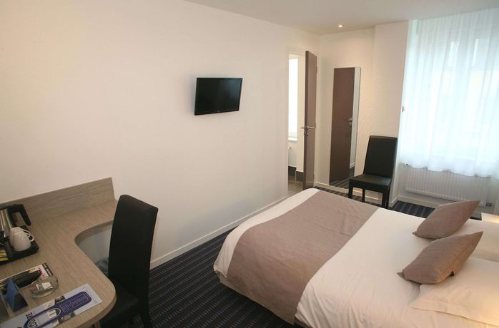 Imagen de la habitación del Hotel H&ocirc;tel Le Louvre, Cherburgo-Octeville. Foto 16