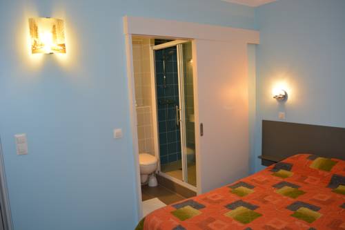 Imagen de la habitación del Hotel Hôtel Le Lyon Bron. Foto 8