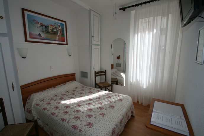 Imagen de la habitación del Hotel H&ocirc;tel Le Magenta. Foto 8