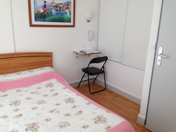 Imagen de la habitación del Hotel H&ocirc;tel Le Magenta. Foto 10