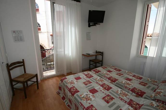 Imagen de la habitación del Hotel H&ocirc;tel Le Magenta. Foto 12