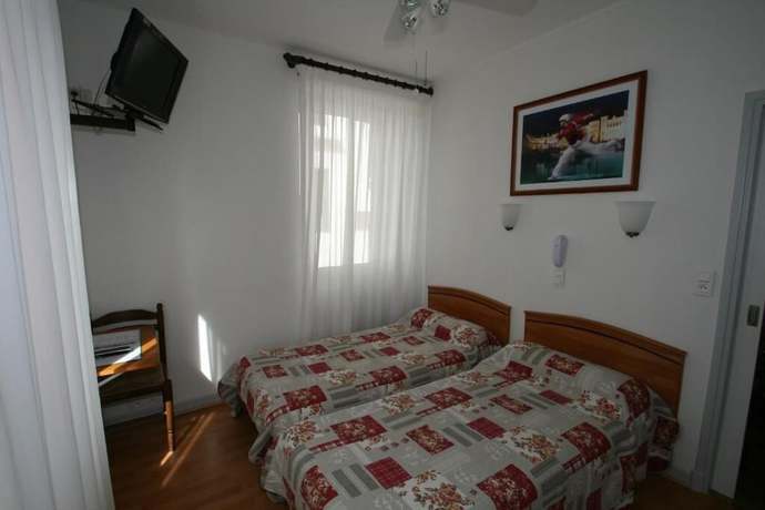 Imagen de la habitación del Hotel H&ocirc;tel Le Magenta. Foto 15