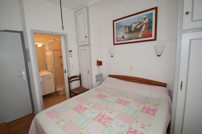 Imagen de la habitación del Hotel H&ocirc;tel Le Magenta. Foto 18