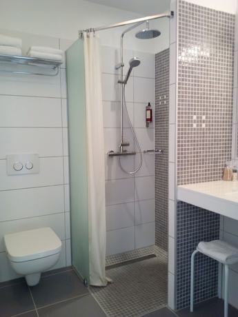 Imagen de la habitación del Hotel H&ocirc;tel Le Majestic. Foto 8
