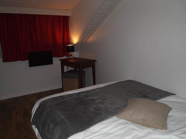 Imagen de la habitación del Hotel Hôtel Le Malgovert. Foto 17