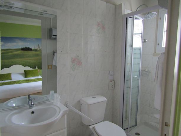 Imagen de la habitación del Hotel H&ocirc;tel Le Mareuillais. Foto 5