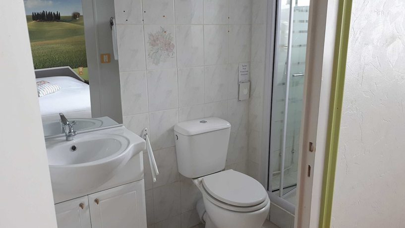 Imagen de la habitación del Hotel H&ocirc;tel Le Mareuillais. Foto 9