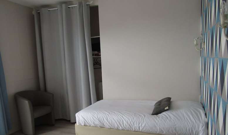 Imagen de la habitación del Hotel H&ocirc;tel Le Mareuillais. Foto 19