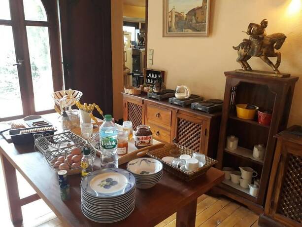 Imagen general del Hotel H&ocirc;tel Le Mas Fleuri. Foto 2