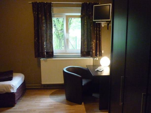 Imagen de la habitación del Hotel H&ocirc;tel Le Midi. Foto 10