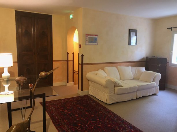 Imagen de la habitación del Hotel H&ocirc;tel Le Moulin de la Beune. Foto 14