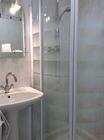 Imagen de la habitación del Hotel Hôtel Le National. Foto 5