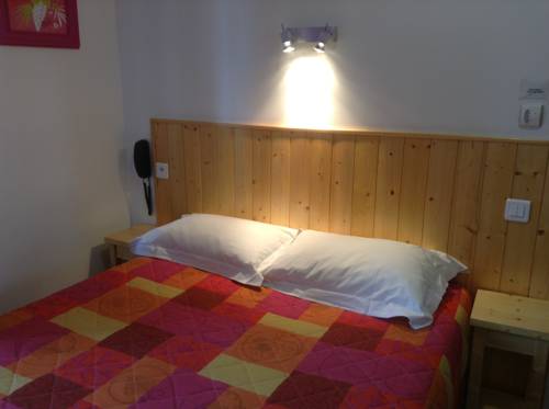 Imagen de la habitación del Hotel Hôtel Le National. Foto 12