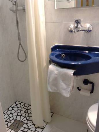 Imagen de la habitación del Hotel Hôtel Le National. Foto 14