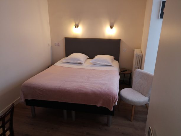 Imagen de la habitación del Hotel H&ocirc;tel Le Petit Billot. Foto 6
