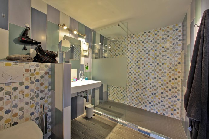 Imagen de la habitación del Hotel H&ocirc;tel Le Quatorze. Foto 10